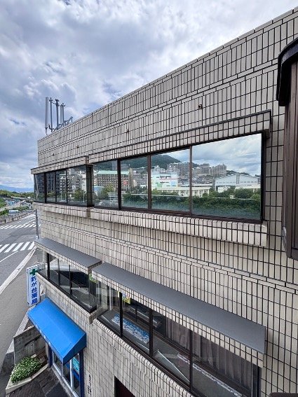 事務所へのミラー遮熱フィルム施工事例